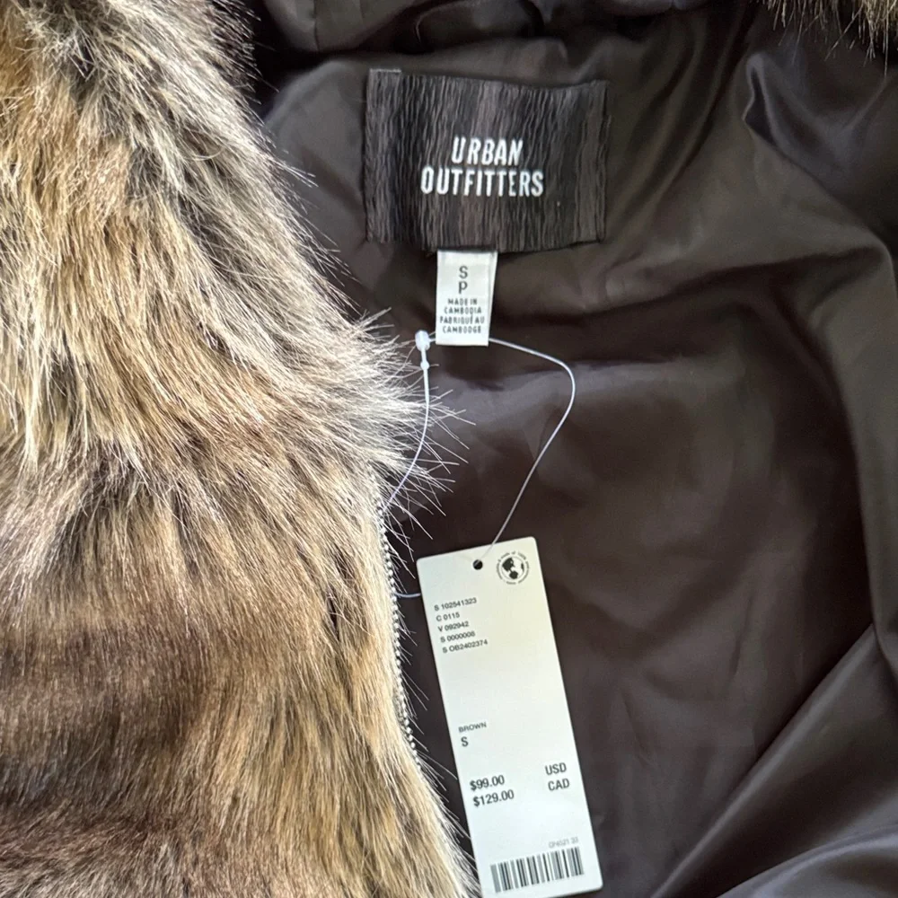 UO Sloanne Faux Fur Zip-Up Hooded Jacket - Picture 4 of 10